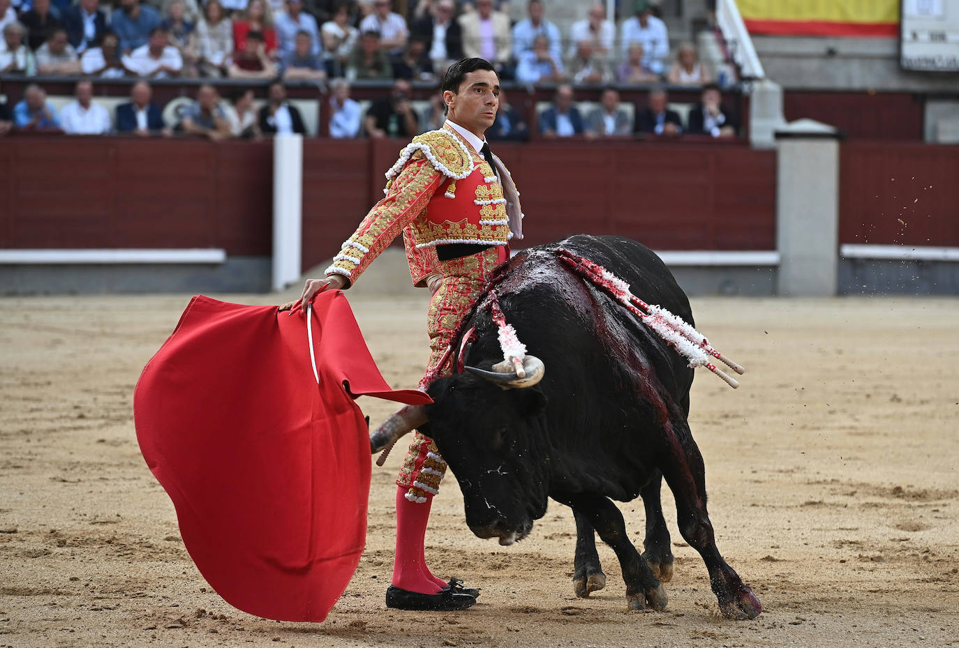 Fotos: Paco Ureña corta una oreja en la corrida de la Feria de San Isidro en Las Ventas