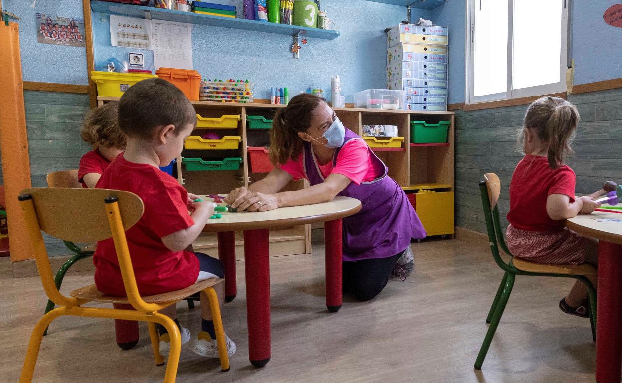 Niños en una guardería de la Región en una guardería de archivo. 