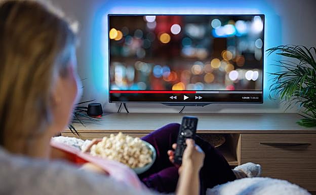 Cómo limpiar la pantalla del televisor para que no se estropee