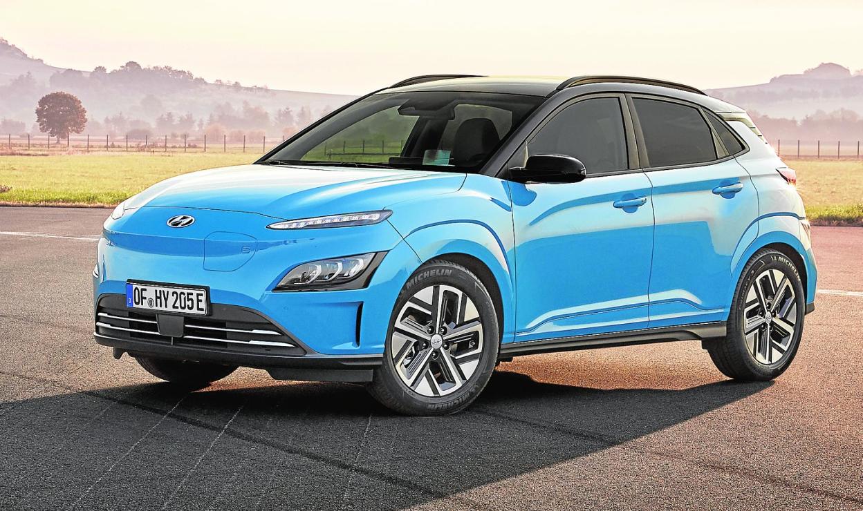 El diseño frontal se distingue por la ausencia de parrilla. 