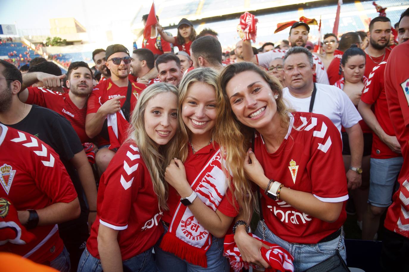 Fotos: La celebración del ascenso del Real Murcia tras el partido, en imágenes