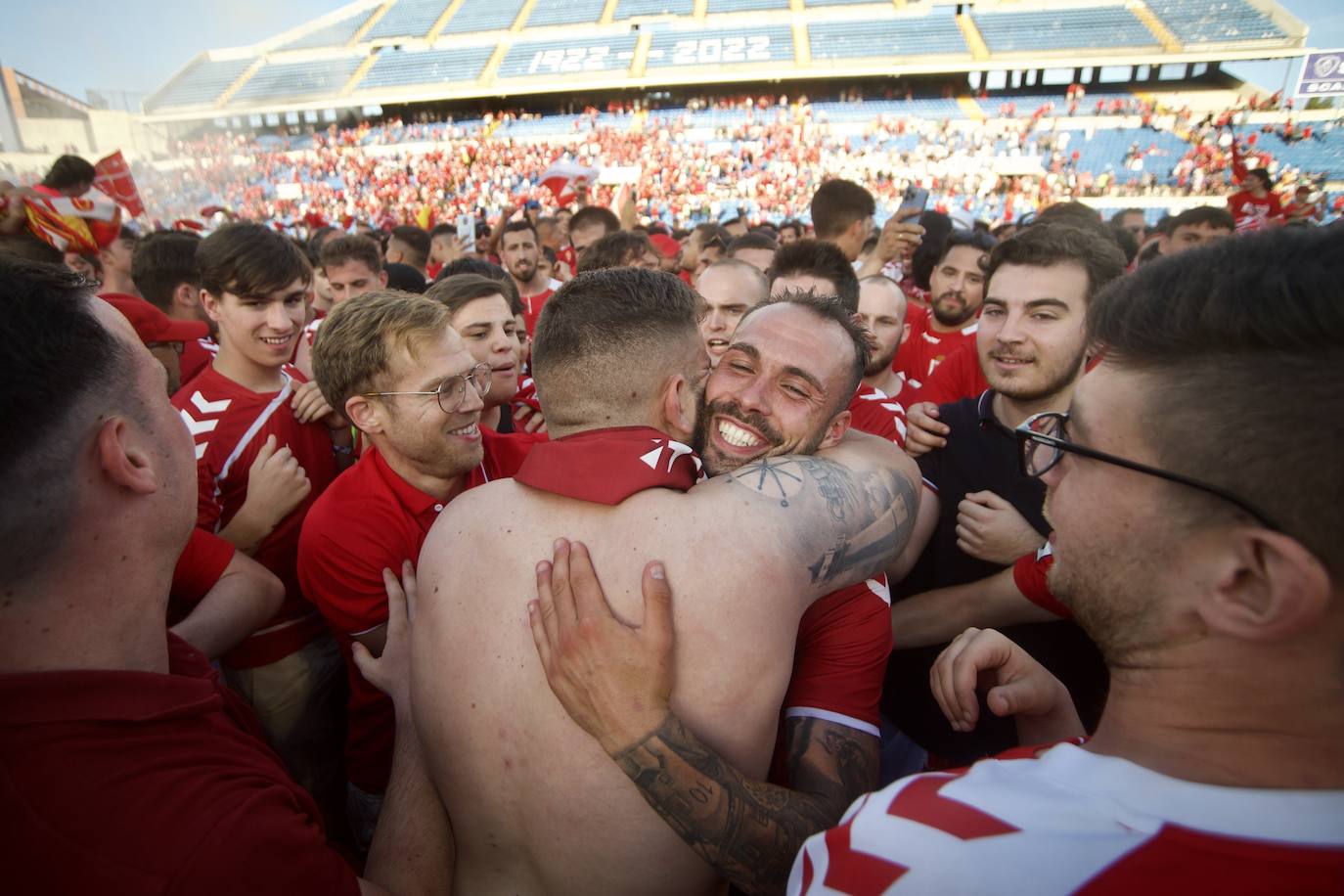 Fotos: La celebración del ascenso del Real Murcia tras el partido, en imágenes