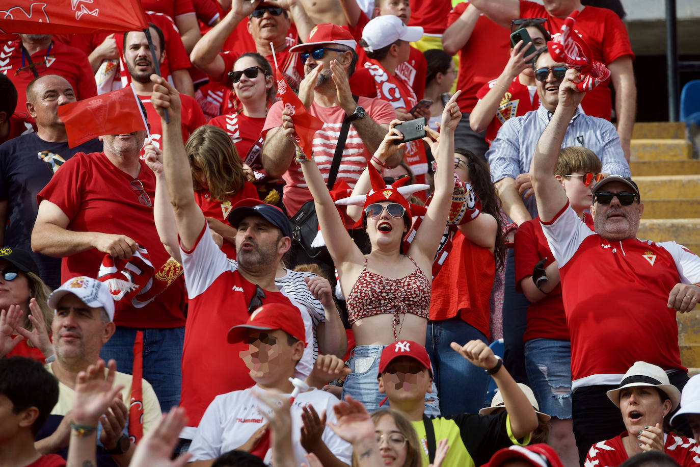 Fotos: La afición grana en la grada del Rico Pérez