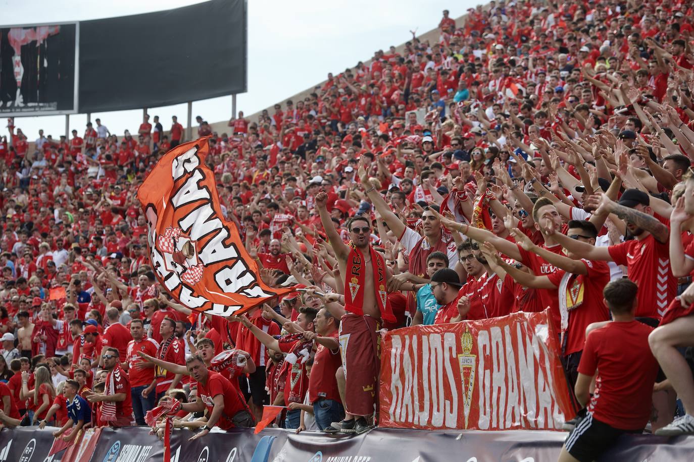 Fotos: La afición grana en la grada del Rico Pérez