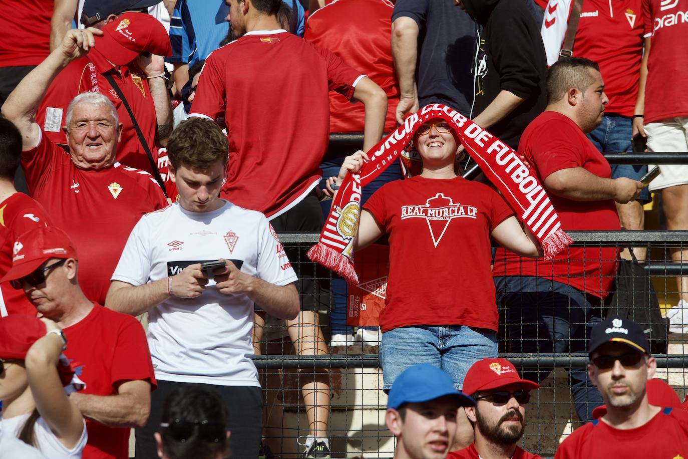 Fotos: La afición grana en la grada del Rico Pérez