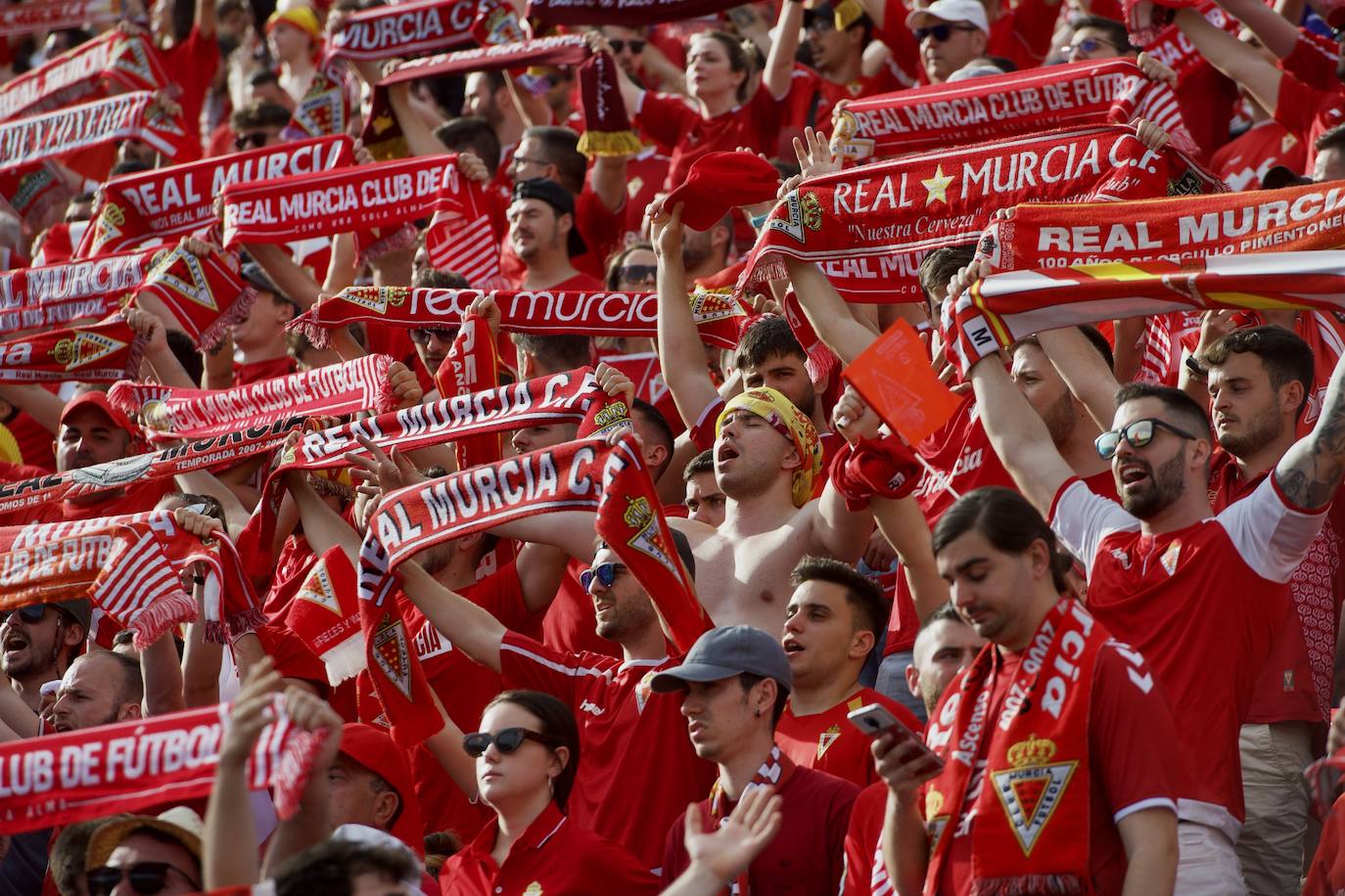 Fotos: La afición grana en la grada del Rico Pérez