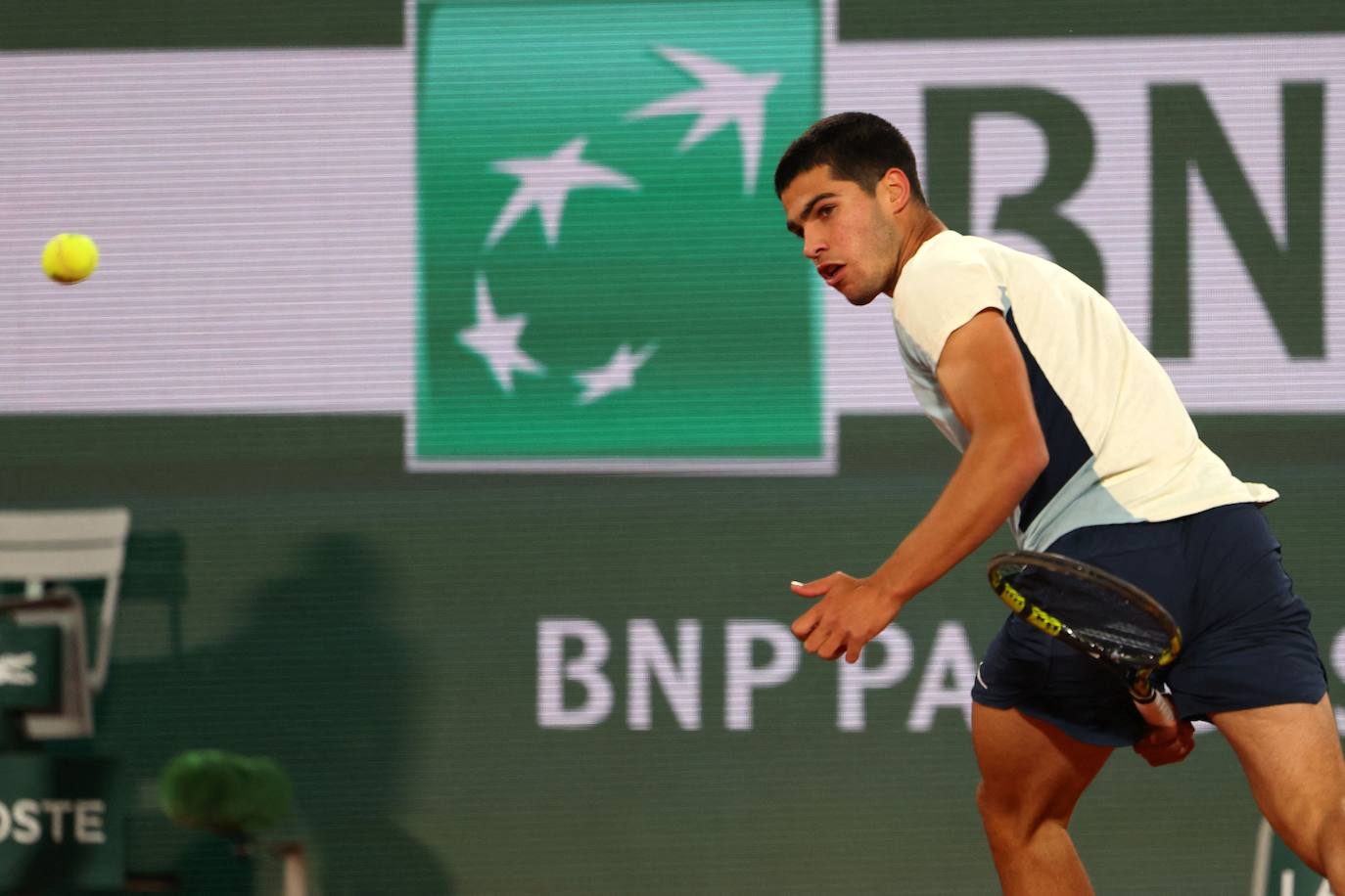 Fotos: Carlos Alcaraz derrota a Karen Khachanov y se mete en cuartos de final de Roland Garros