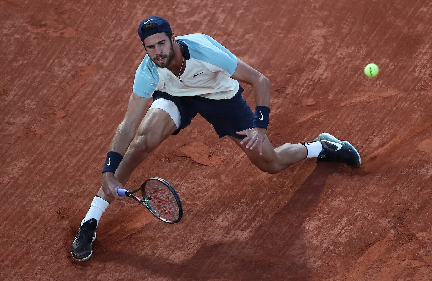 Fotos: Carlos Alcaraz derrota a Karen Khachanov y se mete en cuartos de final de Roland Garros