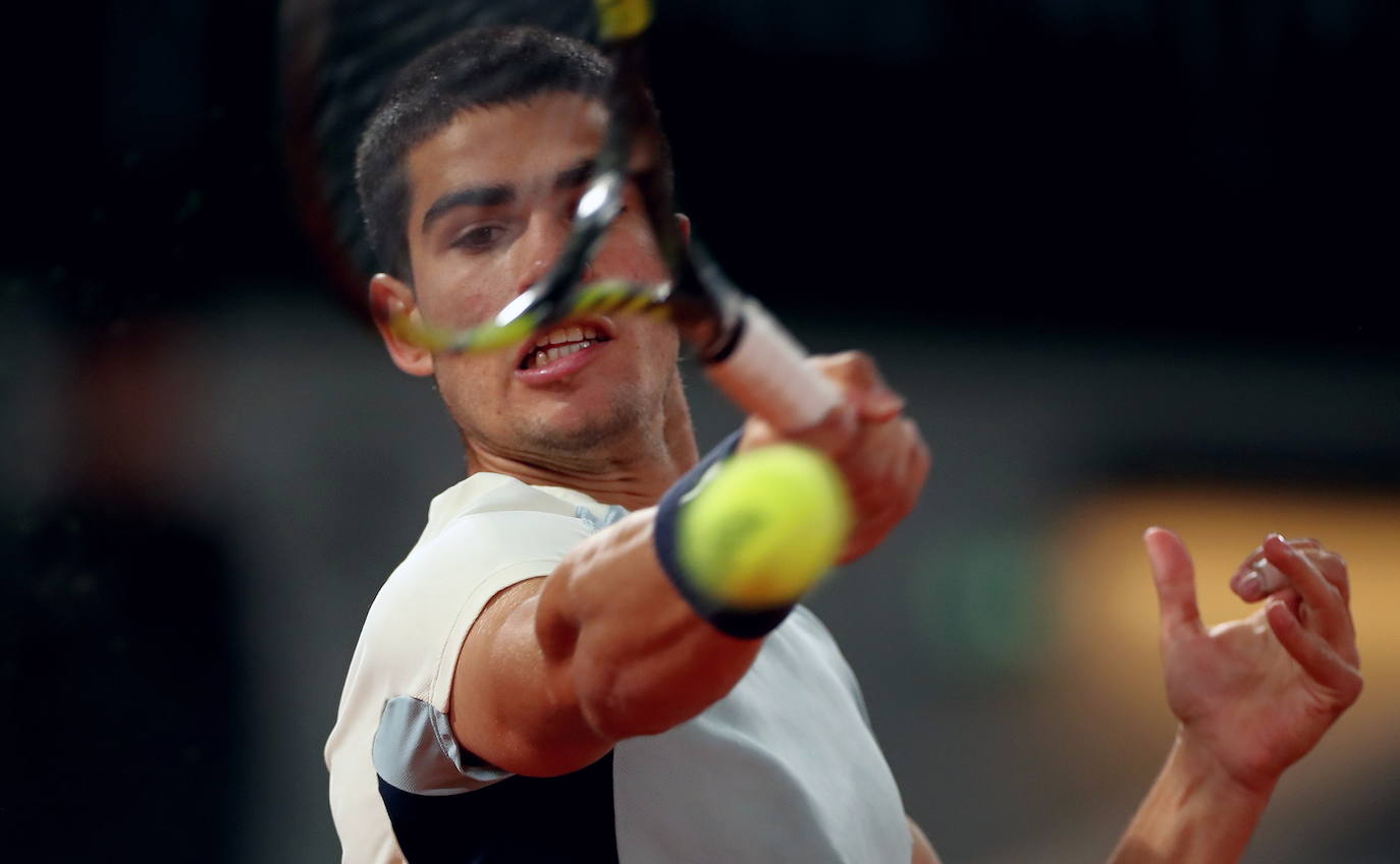 Fotos: Carlos Alcaraz derrota a Karen Khachanov y se mete en cuartos de final de Roland Garros