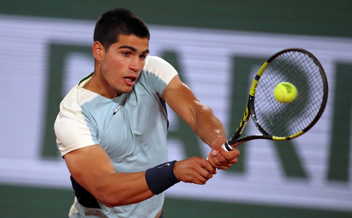 Fotos: Carlos Alcaraz derrota a Karen Khachanov y se mete en cuartos de final de Roland Garros