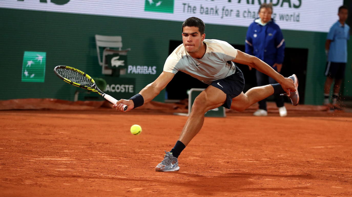 Fotos: Carlos Alcaraz derrota a Karen Khachanov y se mete en cuartos de final de Roland Garros