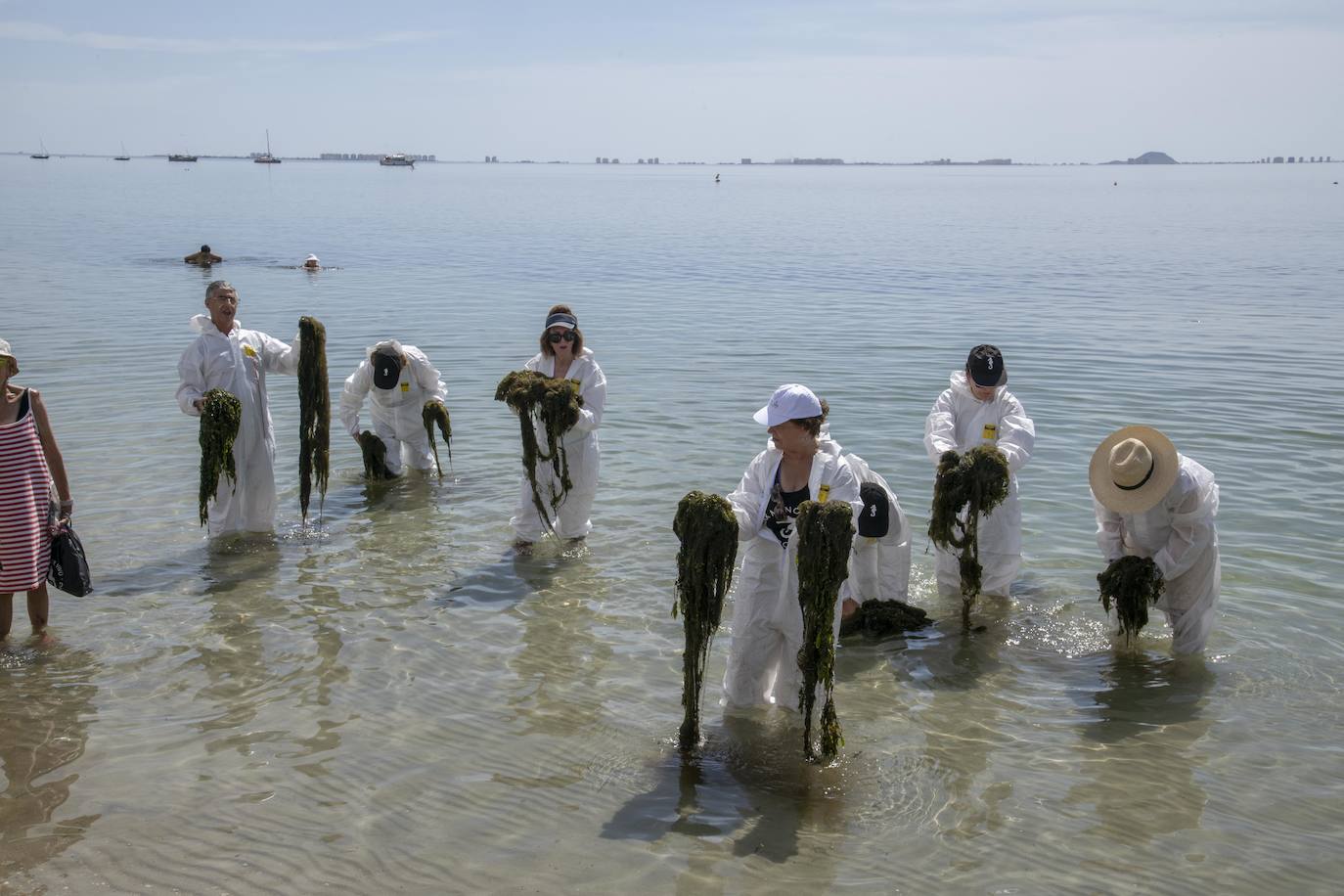 Fotos: Los actos simbólicos de protesta en el Mar Menor por el Día Mundial del Medio Ambiente