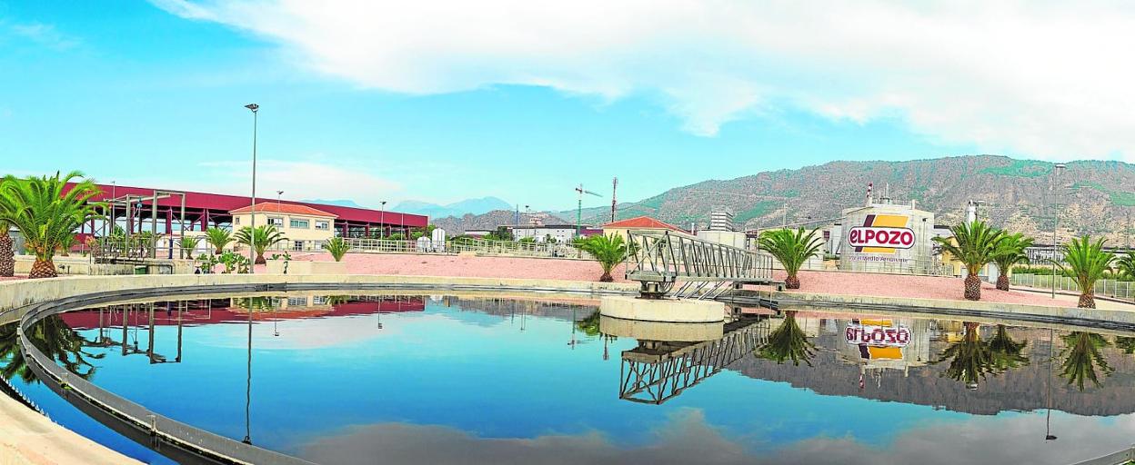 Planta de depuración de aguas en las instalaciones de ElPozo Alimentación. 