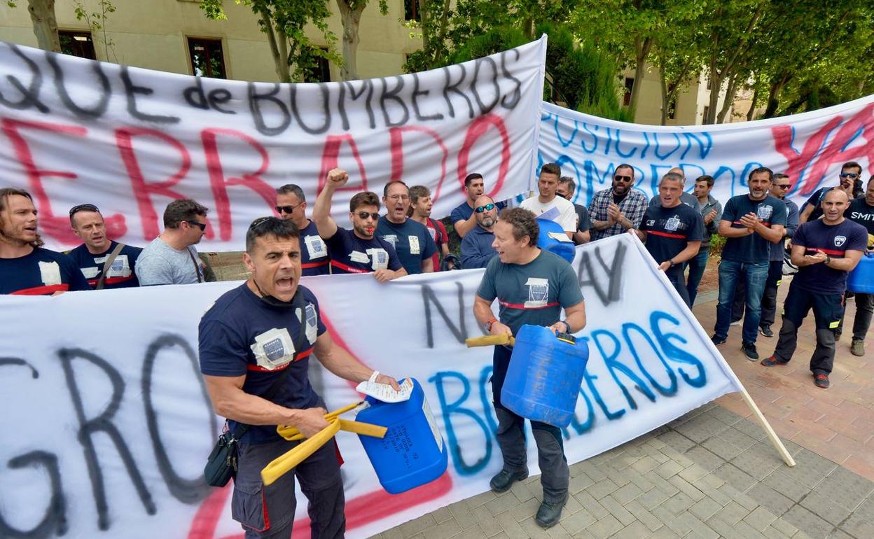 Imagen de archivo de la protesta de bomberos del mes pasado.