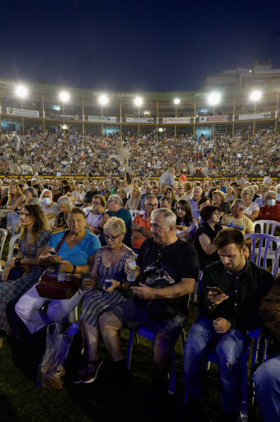 Fotos: Las imágenes del concierto de Serrat en la plaza de toros de Murcia