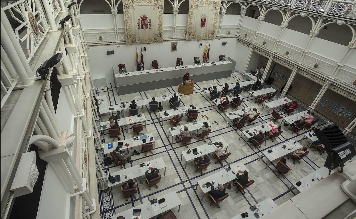 Pleno de la Asamblea Regional, en una fotografía de archivo.