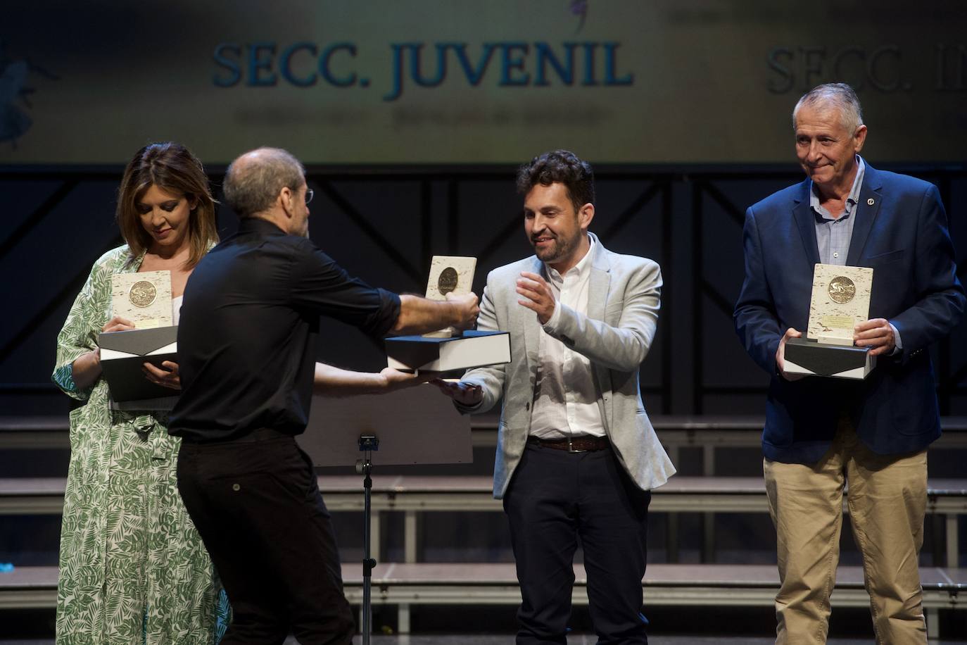 Fotos: La Coral Discantus sopla las velas