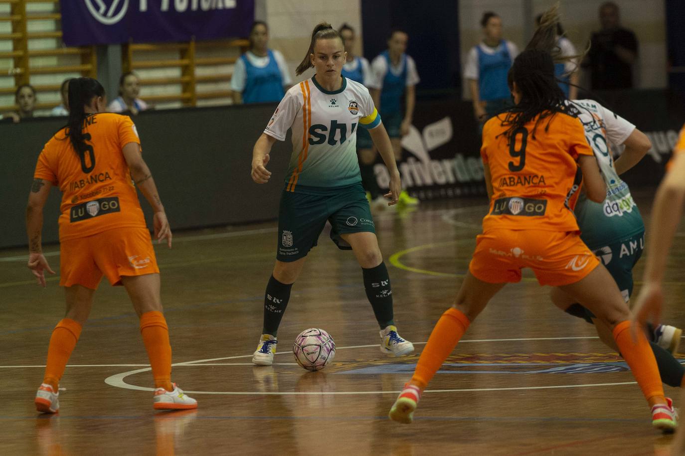 Fotos: El STV Roldán solo empata ante el Burela (1-1)