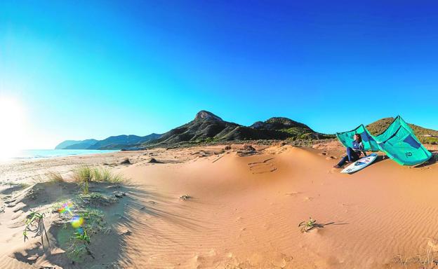 Kitesurf en Calblanque. 