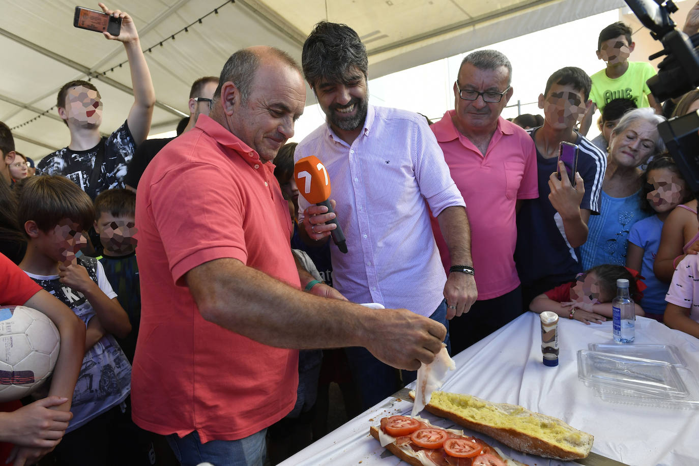 Fotos: Ginés &#039;Corregüela&#039; en eI Concurso de Bocadillos Originales de El Palmar