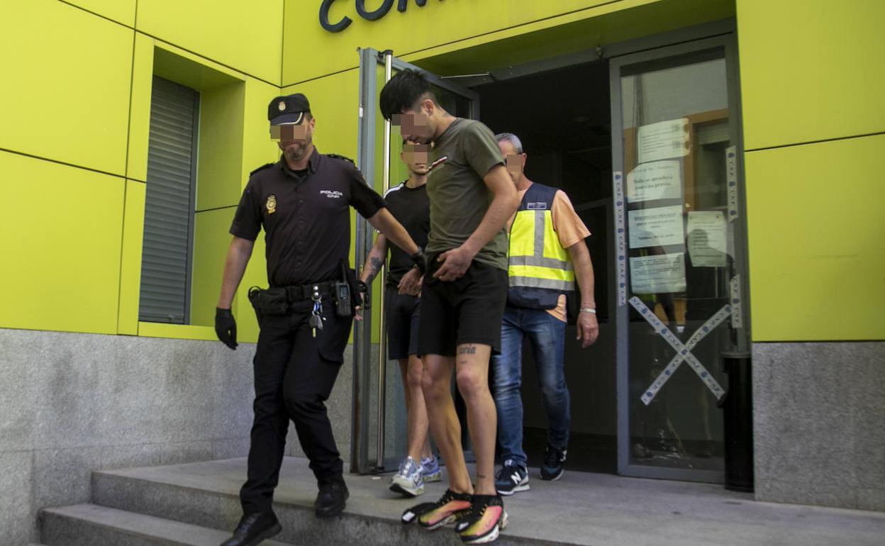 El detenido que ha ingresado en prisión por presuntas agresiones a policías en Cartagena, este miércoles.