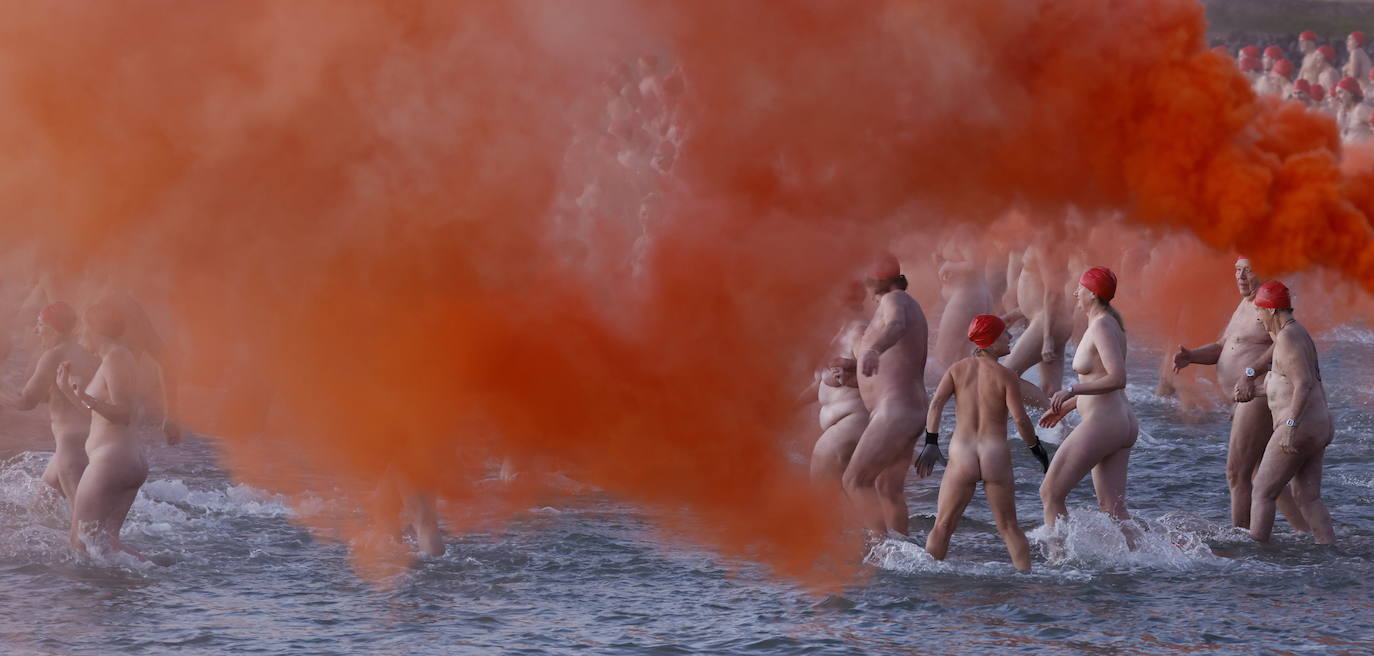 Fotos: Bienvenida nudista al invierno