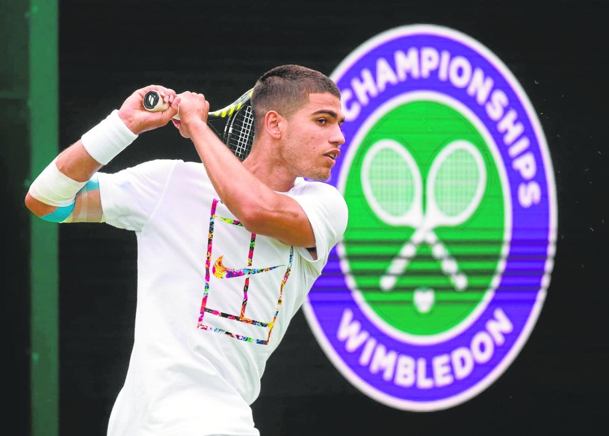 Carlos Alcaraz, en un entrenamiento en Londres. 