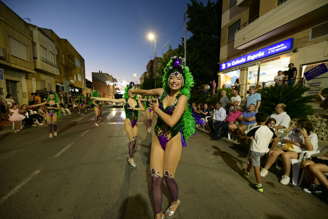 Fotos: El carnaval salda al fin su deuda festiva con Beniaján