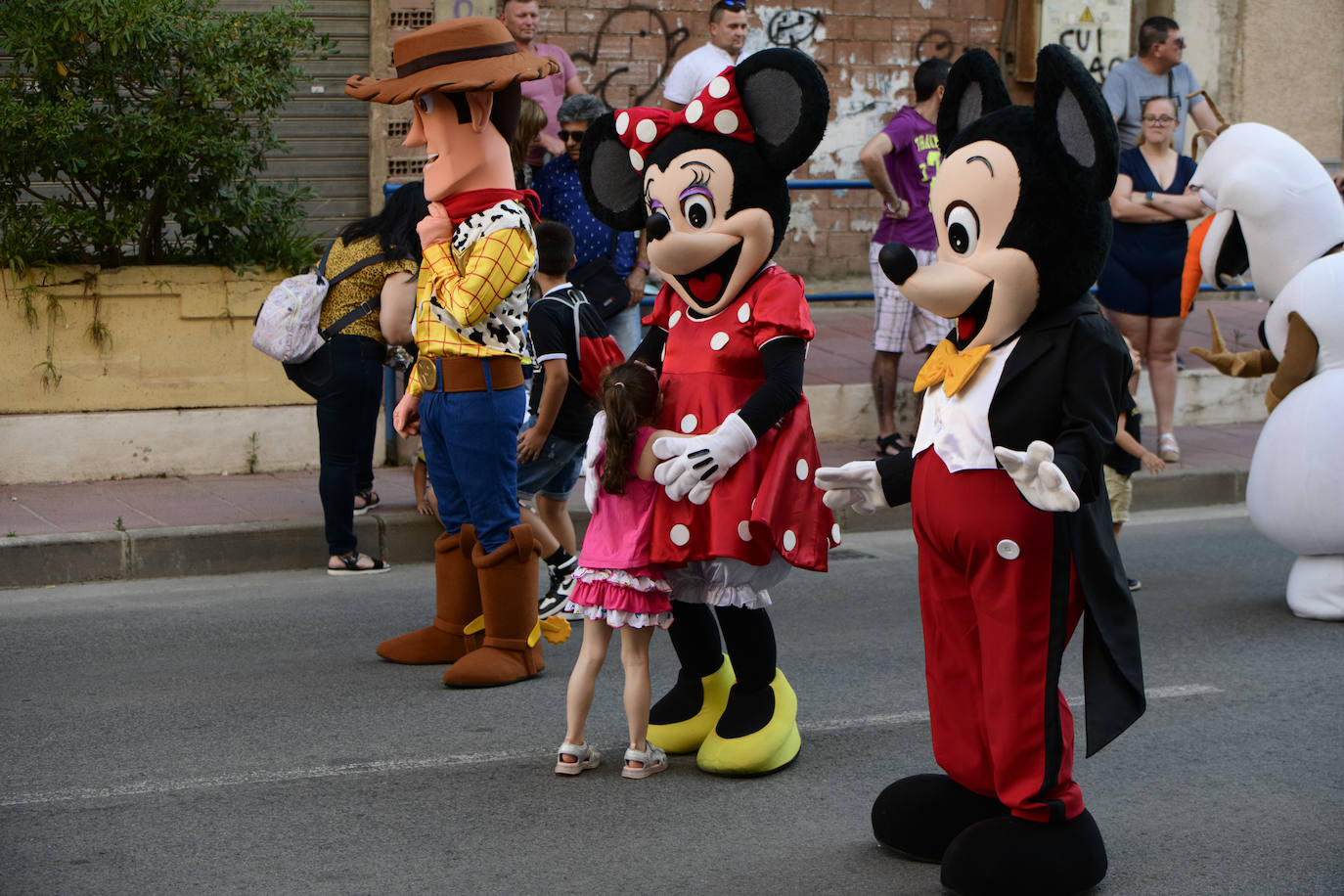 Fotos: El carnaval salda al fin su deuda festiva con Beniaján