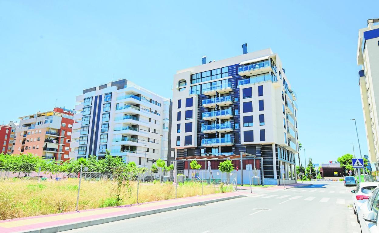 Edificios de nueva construcción en Murcia, donde el padrón del IBI se ha incrementado en un año en casi 1.400 recibos. 