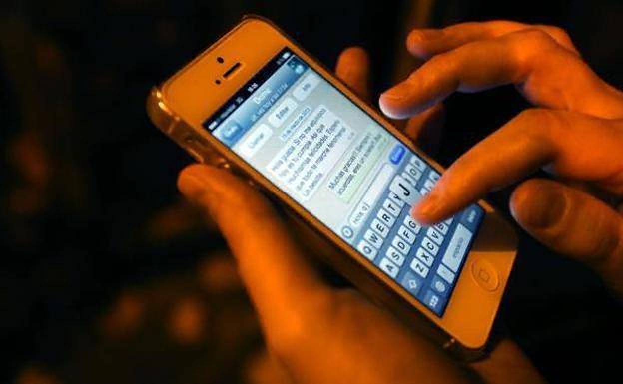 Cuidado con este SMS: la alerta de la Guardia Civil en rebajas