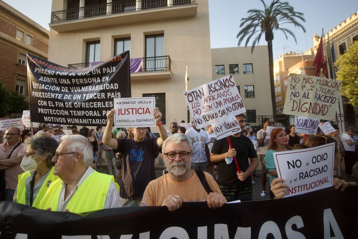 Fotos: Concentración en Murcia contra los «asesinatos» en Melilla