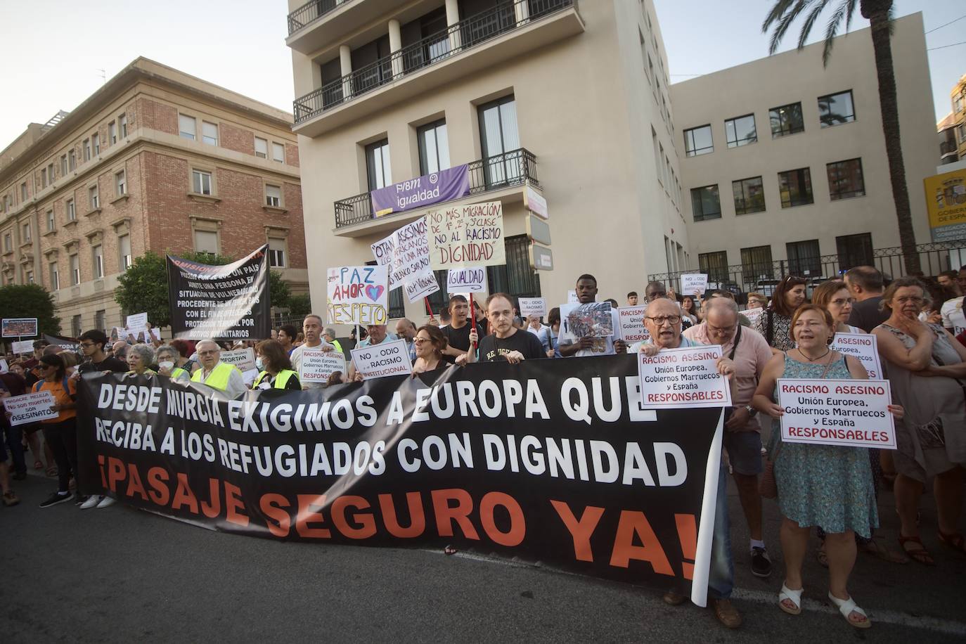 Fotos: Concentración en Murcia contra los «asesinatos» en Melilla