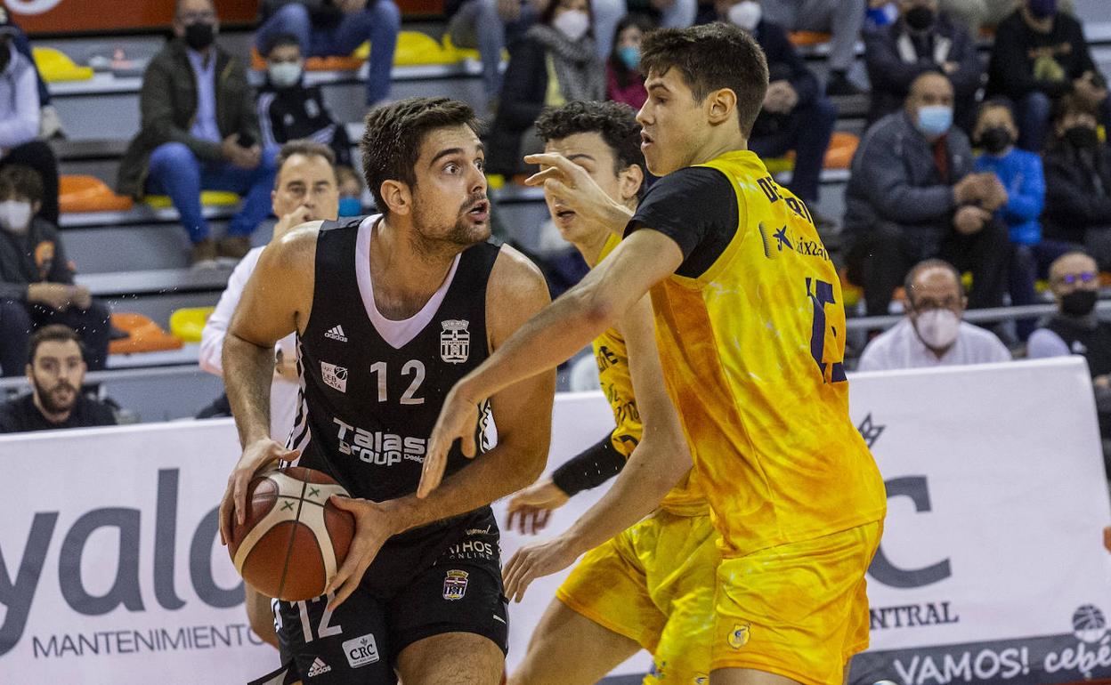 Samu Rodríguez, durante el partido de esta temporada contra el Gran Canaria. 