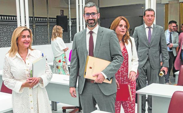 El PSOE desdeña las ofertas de pactos