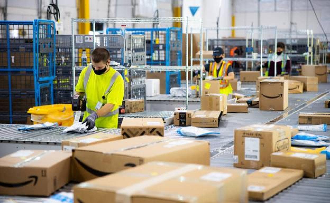 Oferta de empleo: Amazon busca trabajadores en España con contrato fijo y sueldos de 1.700 euros al mes
