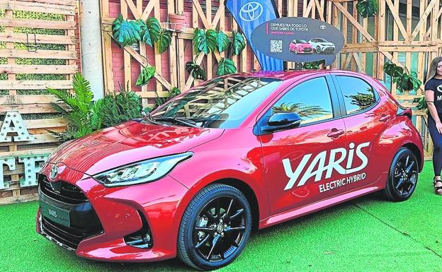 Toyota Murcia, con el Yaris Electric Hybrid en Las Noches del Malecón