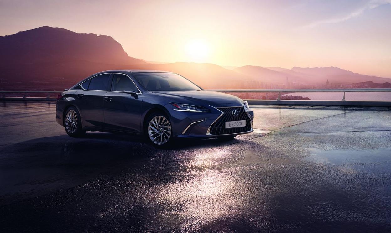 El nuevo Lexus ES 300h 2023. 