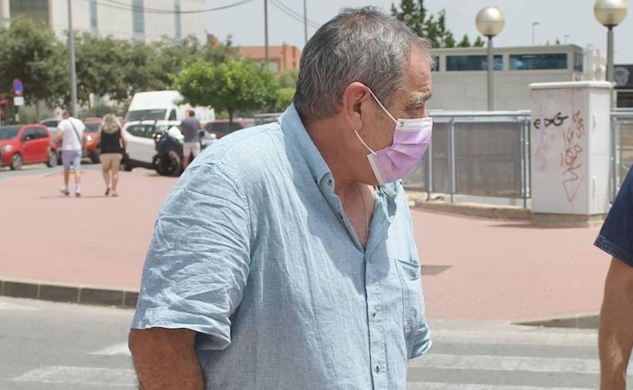 El detenido por atropellar a Alejandro Valverde, esta semana, a la salida de la Ciudad de la Justicia de Murcia.