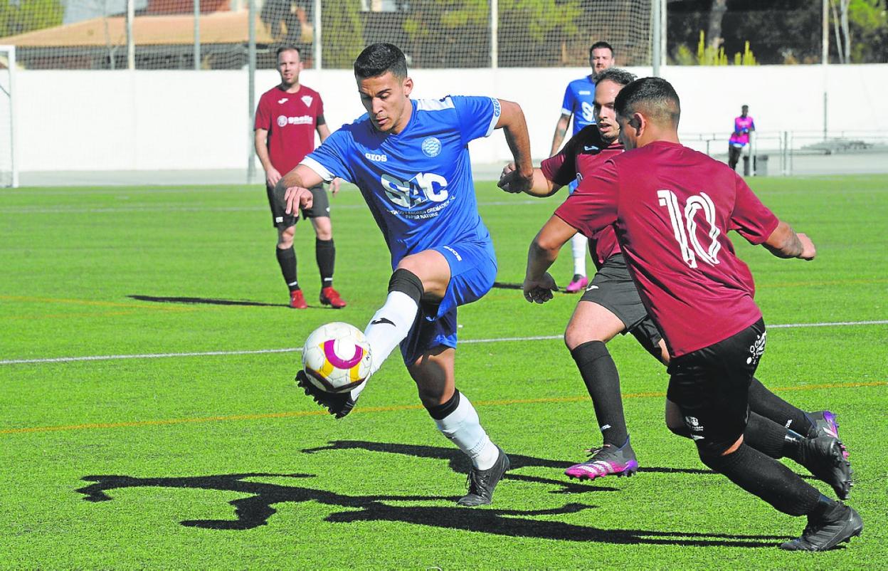Un partido del Molinense en el Sánchez Cánovas, ante el Esparragal, de la pasada campaña. 