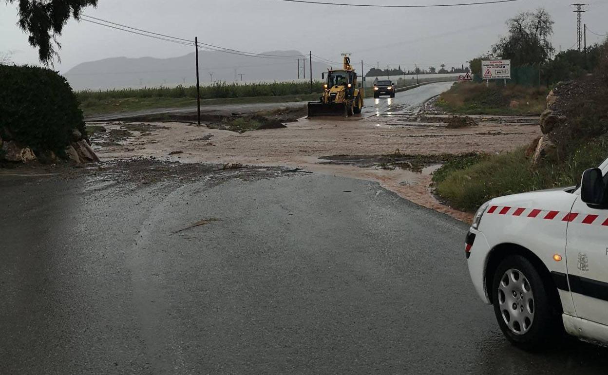 Imagen de archivo de una carretera inundada junto a La Aparecida. 