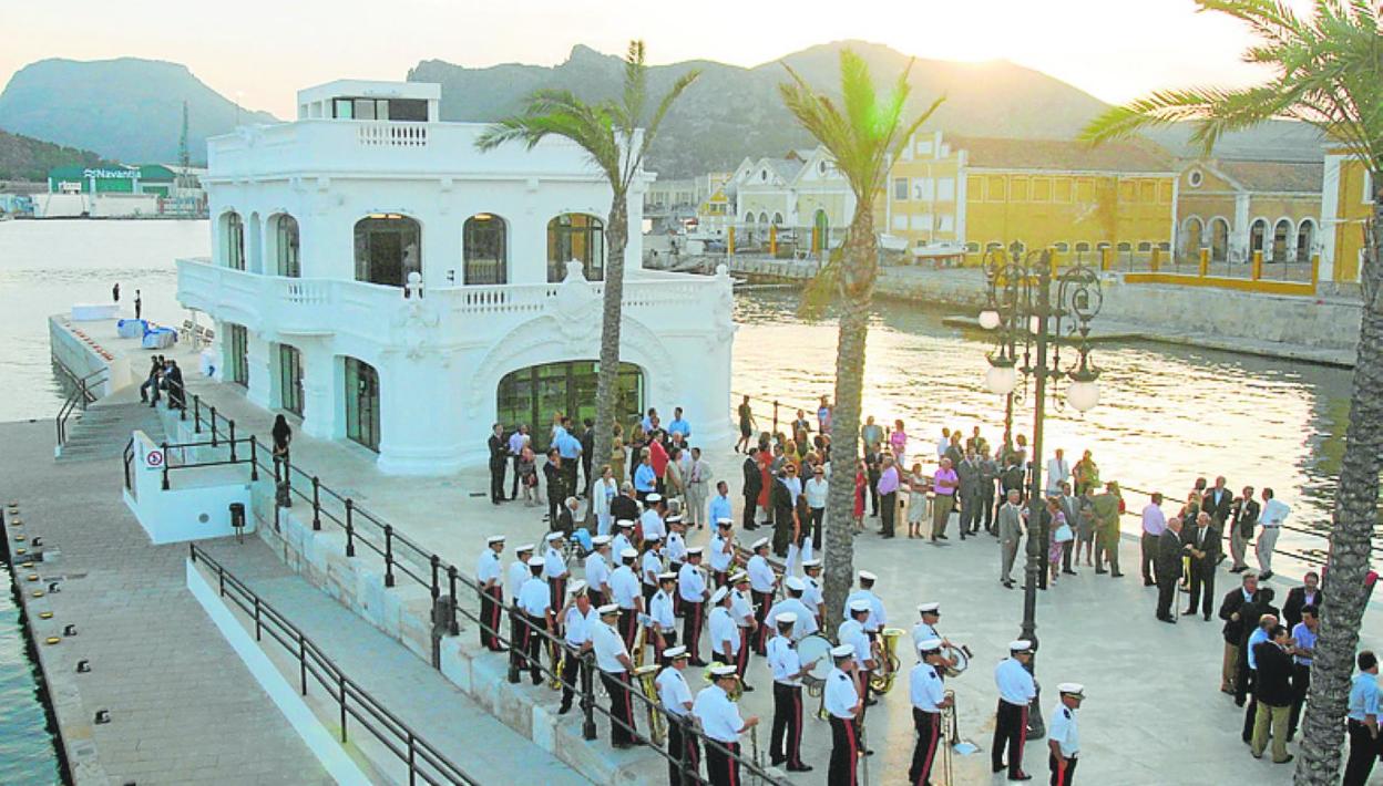 Antiguo Club de Regatas, inaugurado de nuevo en 2006. 