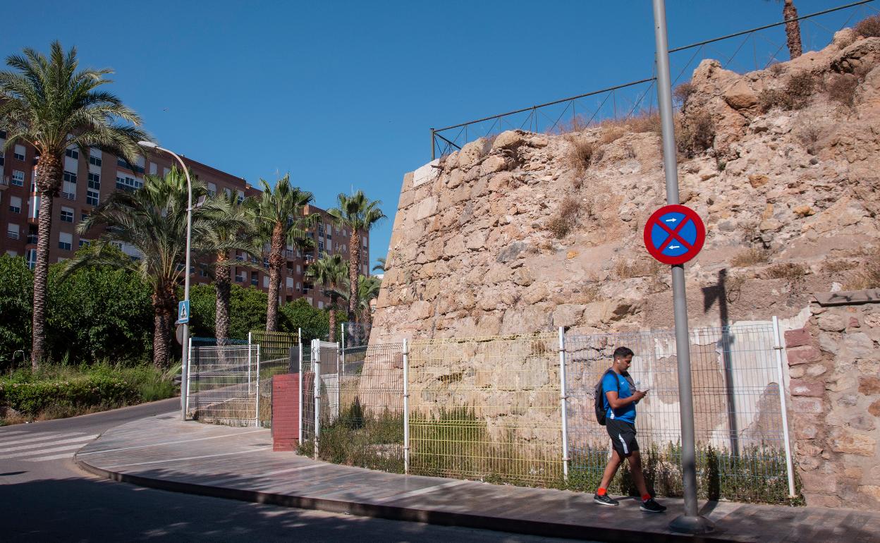 Estado actual del baluarte, junto a la Plaza Puertas de la Serreta.