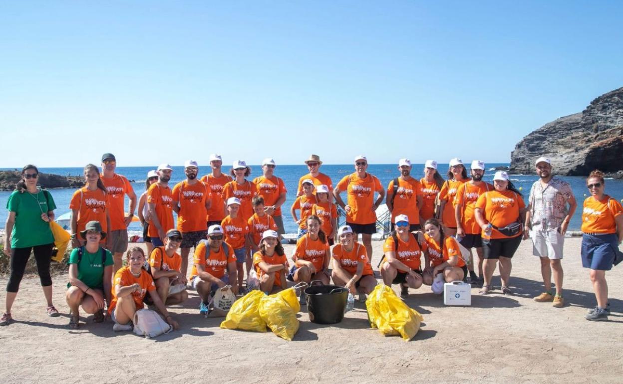 Voluntarios de la iniciativa La Mar de Soles