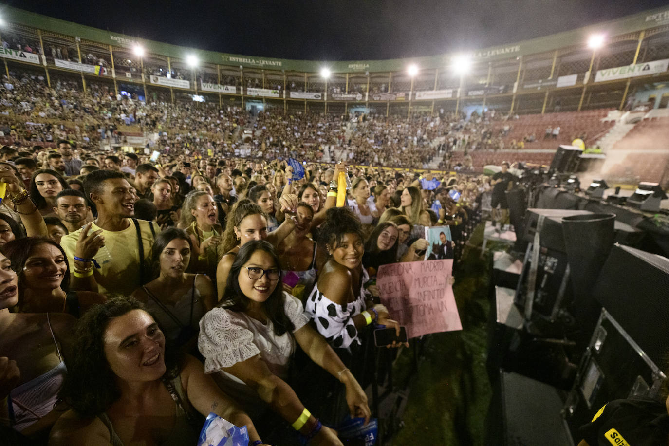 Fotos: Maluma sube la temperatura en Murcia