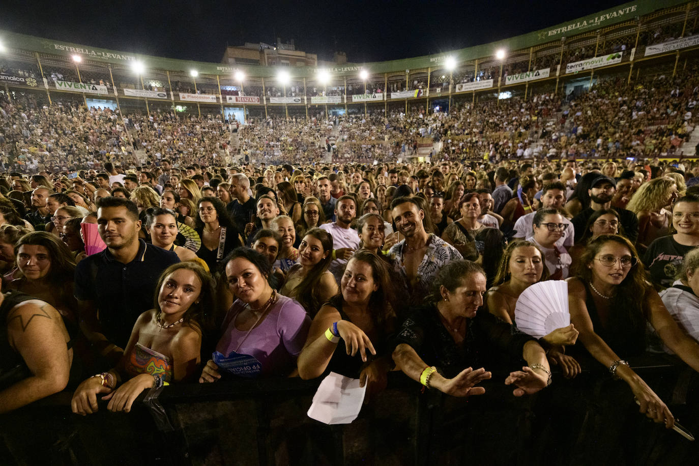 Fotos: Maluma sube la temperatura en Murcia