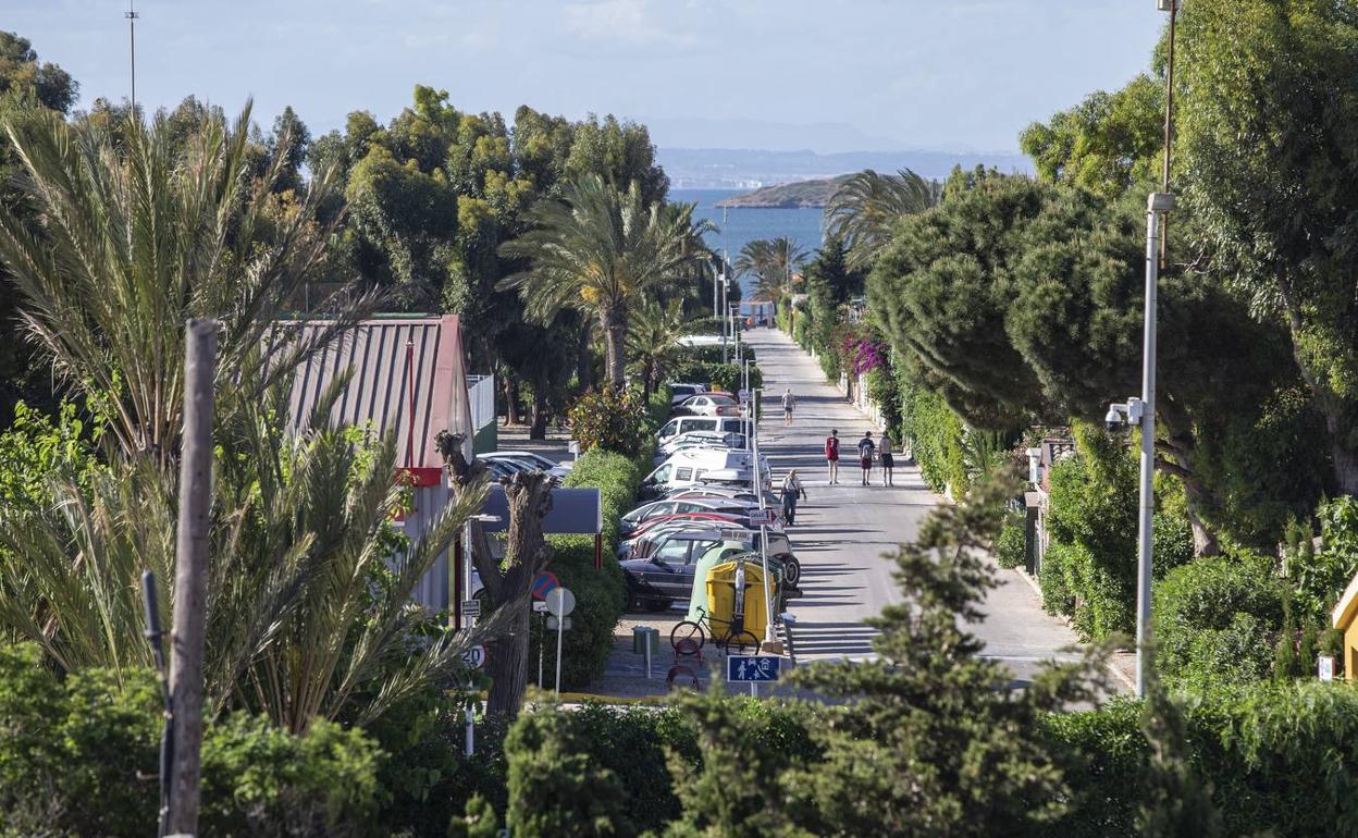 Camping Caravaning en una imagen de archivo. 