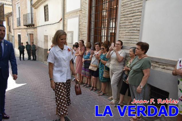 El programa de la visita de la Infanta Elena concluyó con un recorrido por la Casa-Museo de los Caballos del Vino; un momento que había despertado gran expectación entre los caballistas ya que doña Elena ostenta el título de Amazona Honoraria del Bando de los Caballos del Vino desde 1990, fecha en la que aceptó el nombramiento. 