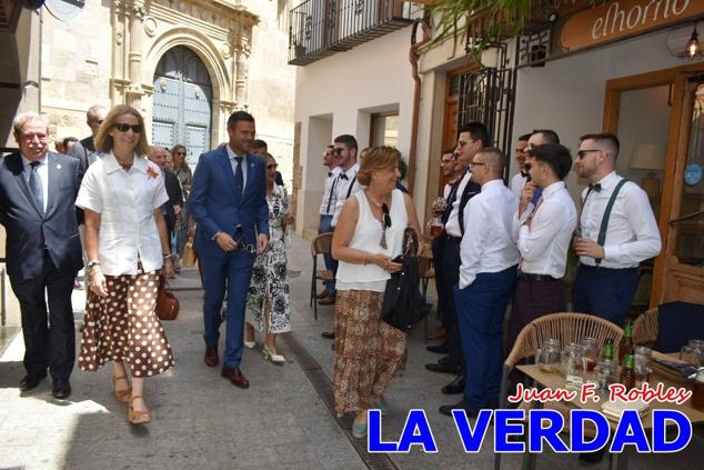 Antes de abandonar la ciudad, la Infanta Elena recorrió la calle Mayor y entró al convento de San José, Fundación de Santa Teresa de Jesús. 