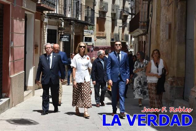 Antes de abandonar la ciudad, la Infanta Elena recorrió la calle Mayor y entró al convento de San José, Fundación de Santa Teresa de Jesús. 